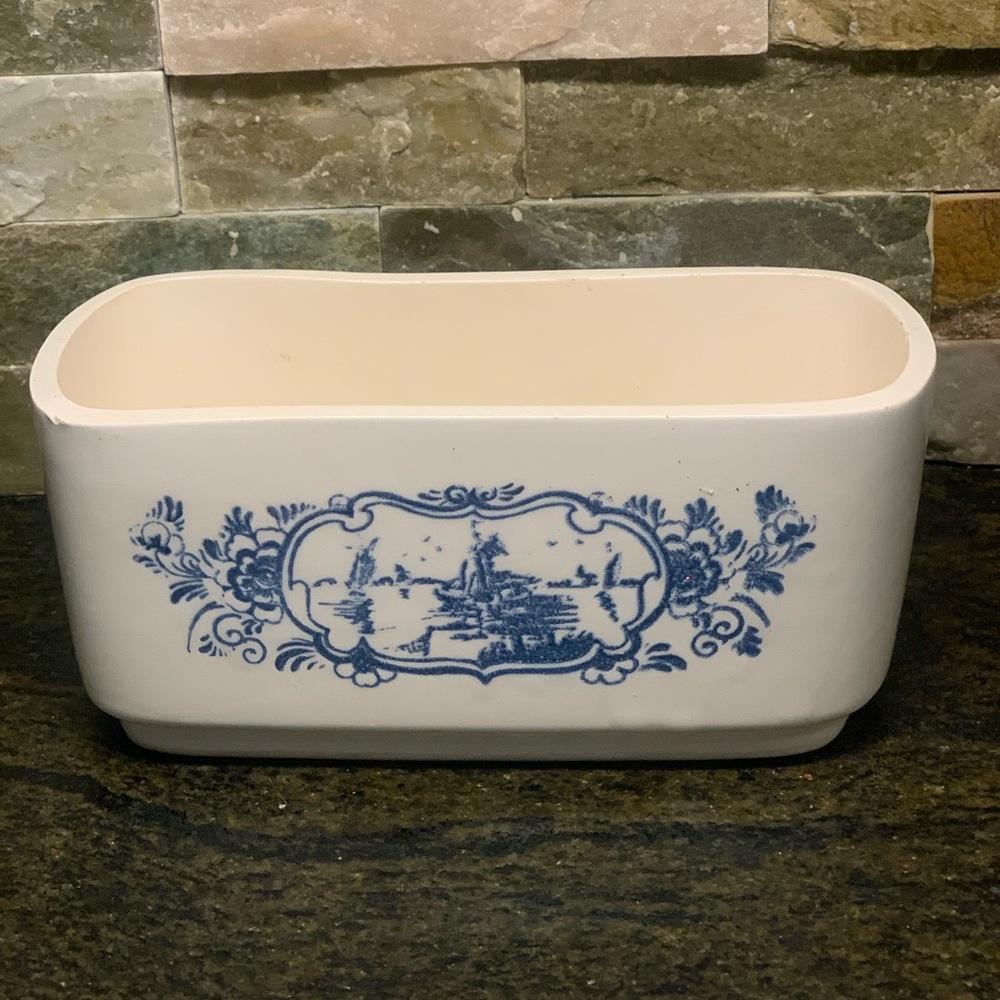 DELFTS BLAUW | Hand Painted Windmill Scene | Vintage Planter